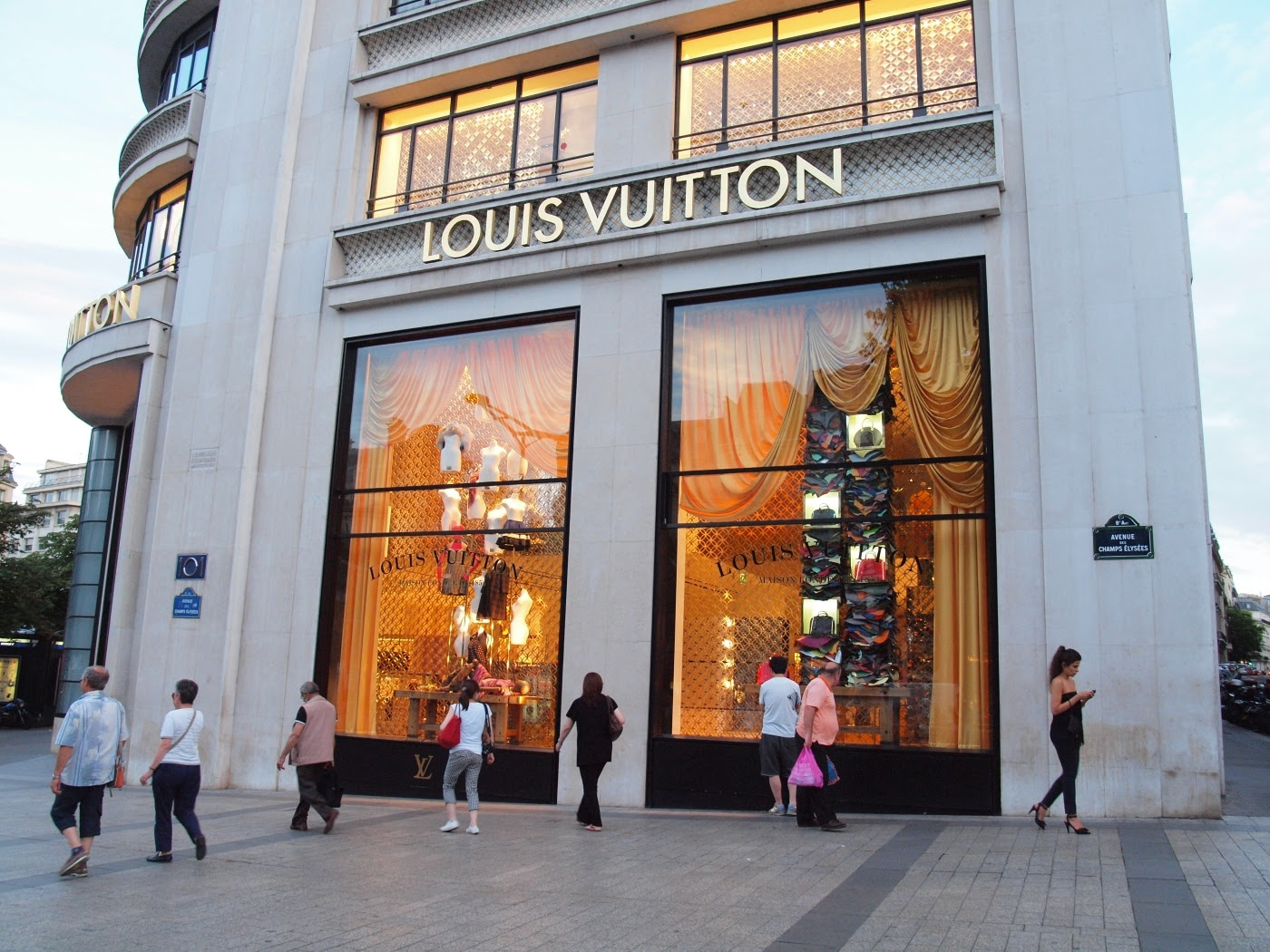 Shopping in Paris at Louis Vuitton Shopping in Paris at Louis Vuitton