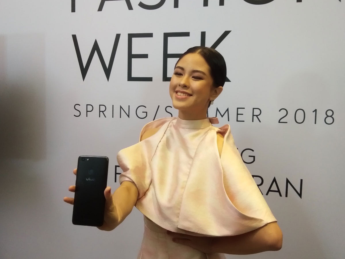 Vivo V7+ influencer Kisses Delavin at the MEGA Fashion ...
