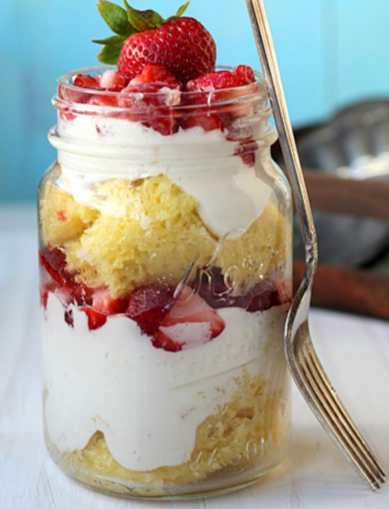 Strawberry Christmas Cake Ideas : Homemade Red Velvet Cake ...