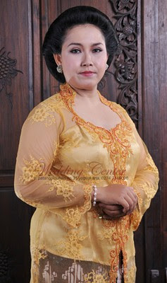 Sewa Busana Pengantin Wisuda Pesta Kebaya Gaun Beskap Sewa Busana Pengantin Wisuda Pesta Kebaya Gaun Beskap