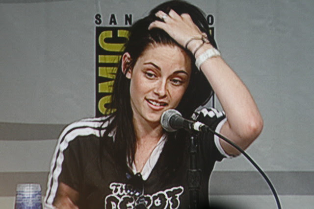 San Diego Comic-con 2008 Summit Entertainment Twilight Panel - Kristen Stewart by Arrow of Apollo