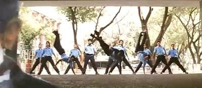 http://img.photobucket.com/albums/v252/BollyNuts/Vaaranam%20Aayiram/2song03.jpg