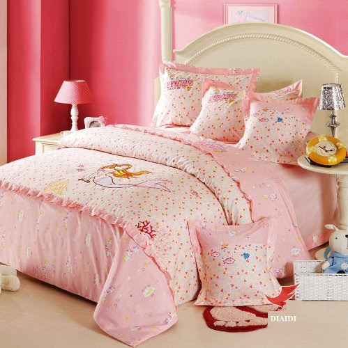 PINK FLORAL BEDDINGS - GIRLISH STYLE