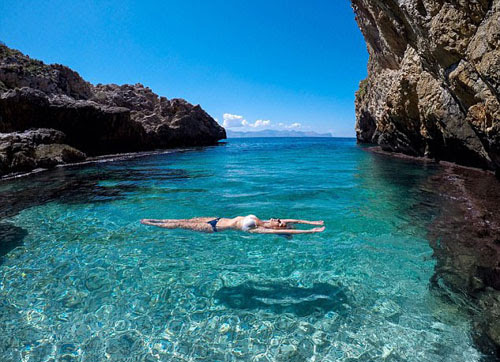 nhung-chuyen-du-lich-vong-quanh-the-gioi-cua-nu-phi-cong-tre-7