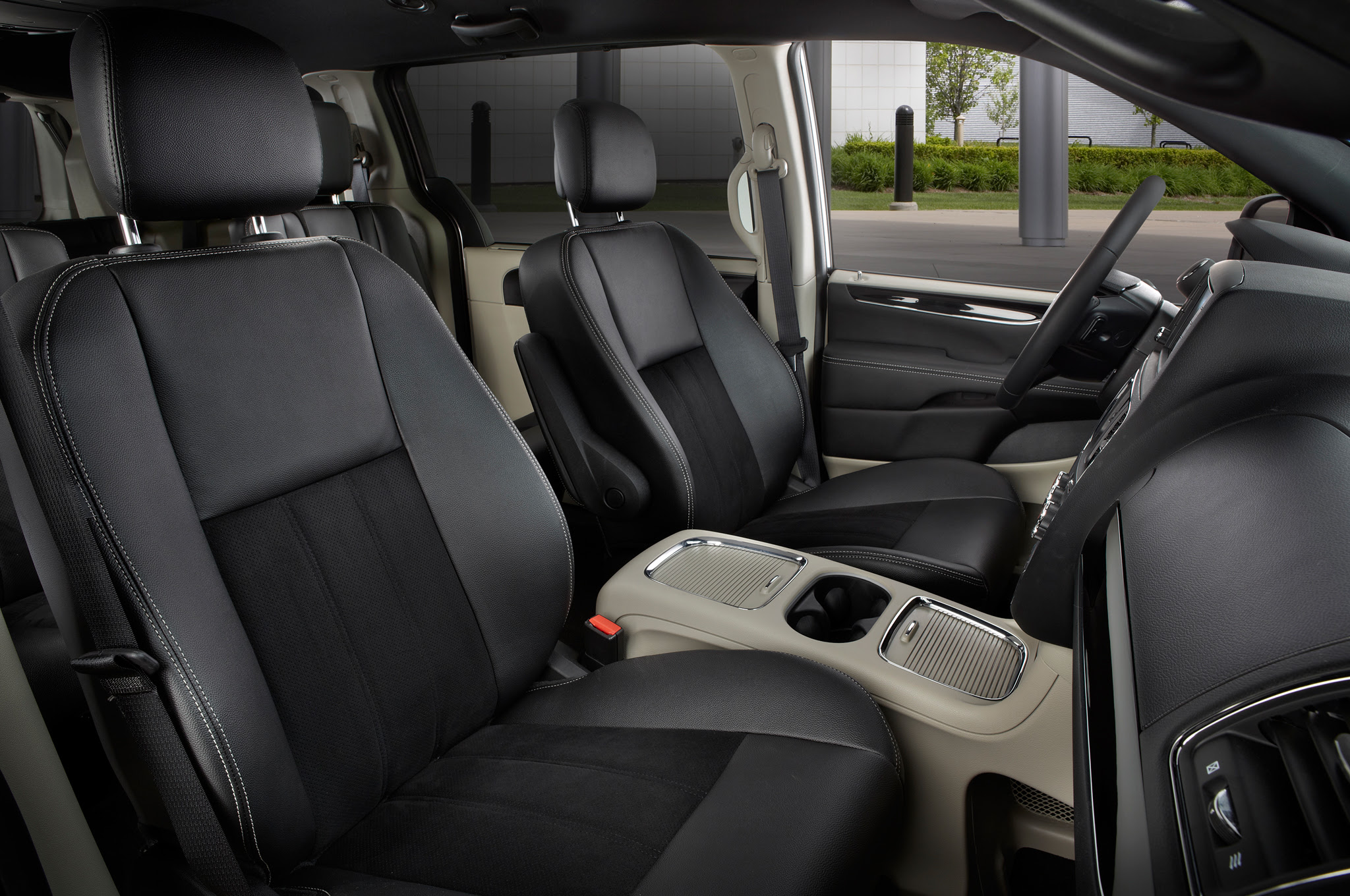 2016 Dodge Grand Caravan interior seats