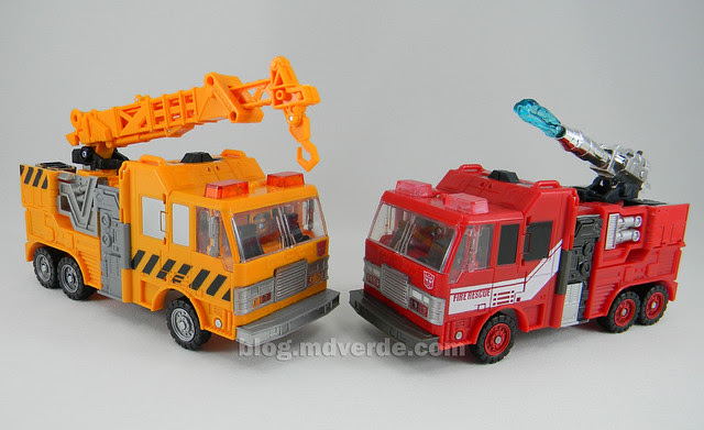 Transformers Grapple United Voyager - modo alterno vs Inferno