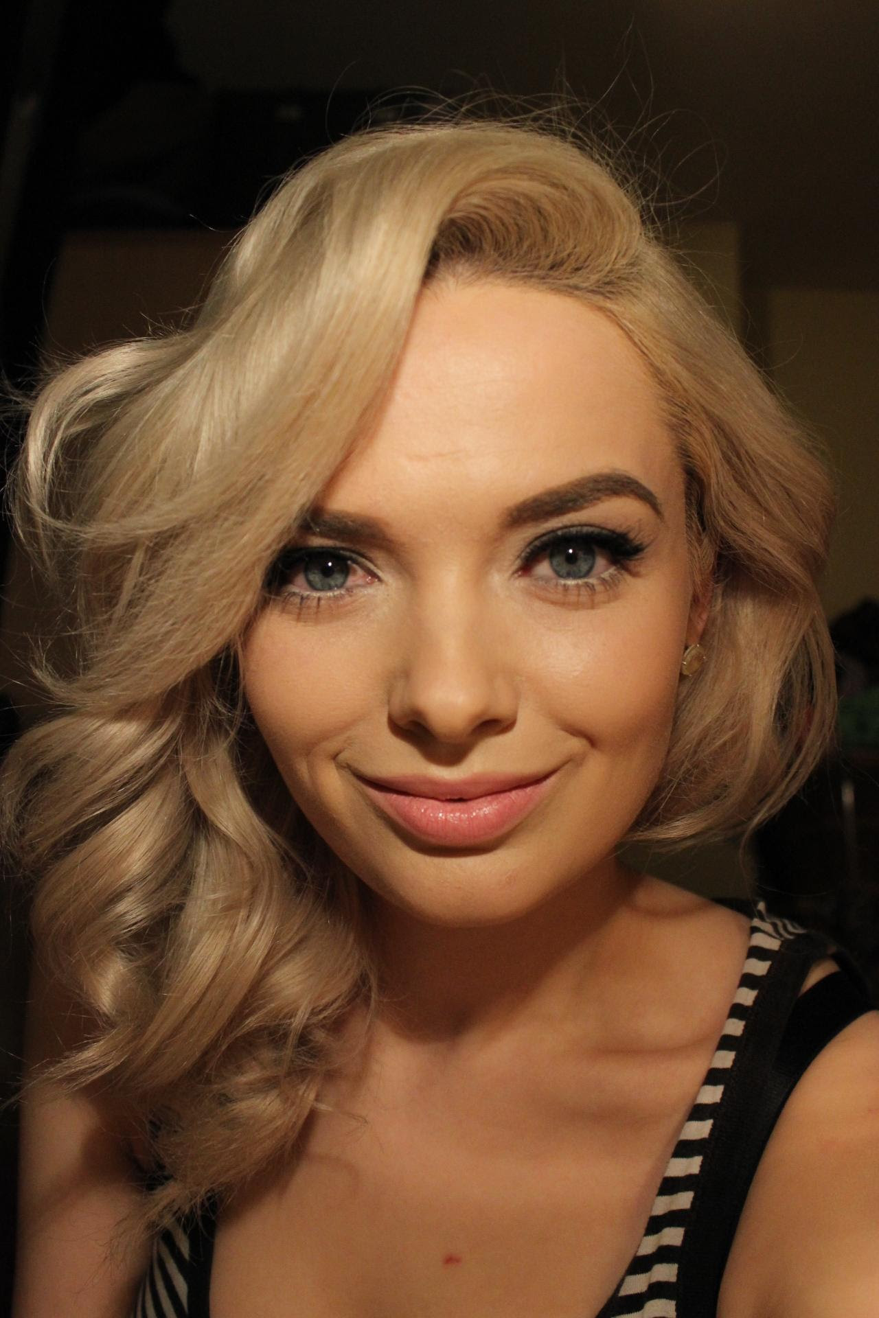  She shot to fame this twelvemonth later appearing inward The Wolf of Wall Street [Tutorial] My Margot Robbie inspired, pale daughter contouring & stride past times stride tutorial. 
