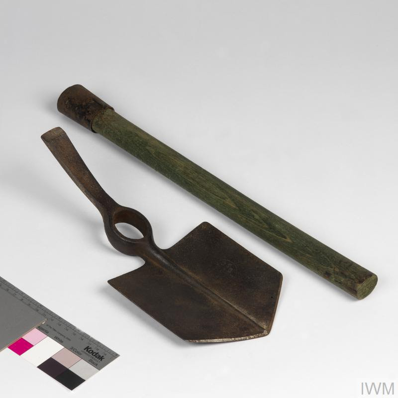 Entrenching Tool &amp; Helve, 1908 pattern: British Army (EQU ...