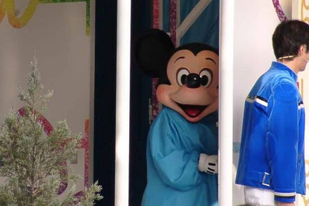 ディズニーランドの禁断な舞台裏写真 Warehouse Keeper
