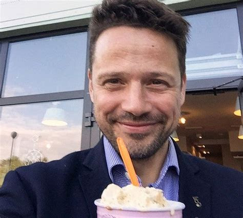 Siostra matki izabella skrońska była łączniczką . RafaÅ Trzaskowski: "Wszystko, co tak dobrze wyglÄda w moim