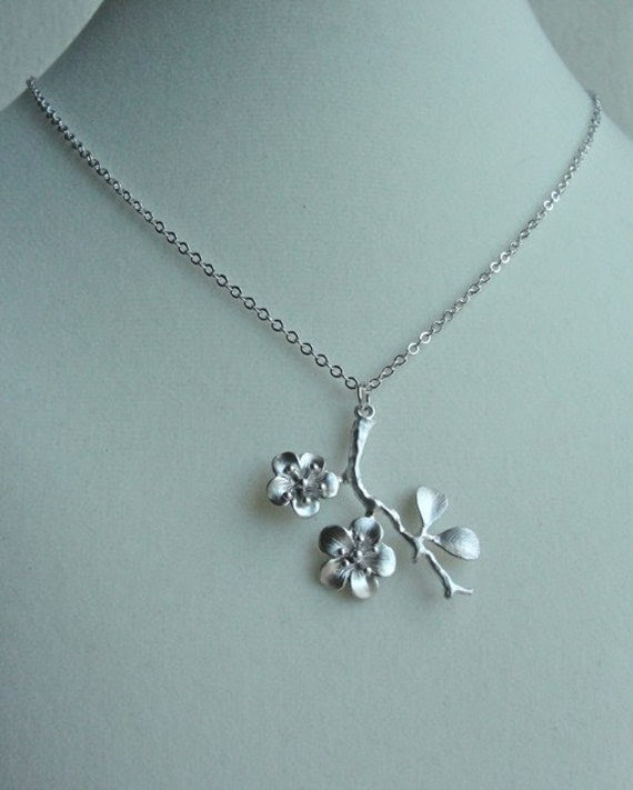 Lauren Conrad Necklace Gold. LC Lauren Conrad Gold