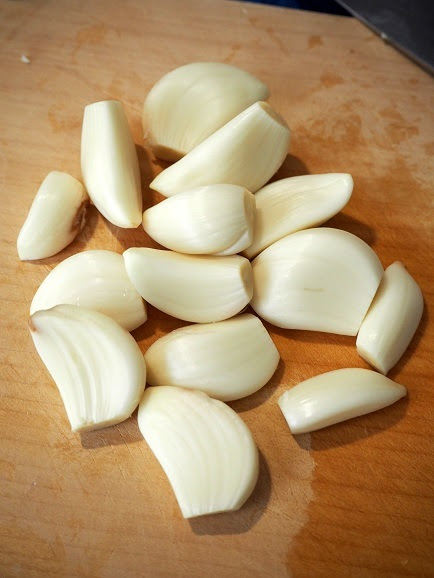 大量 スペイン産の紫にんにくを捌く にんにくの保存方法 簡単レシピ