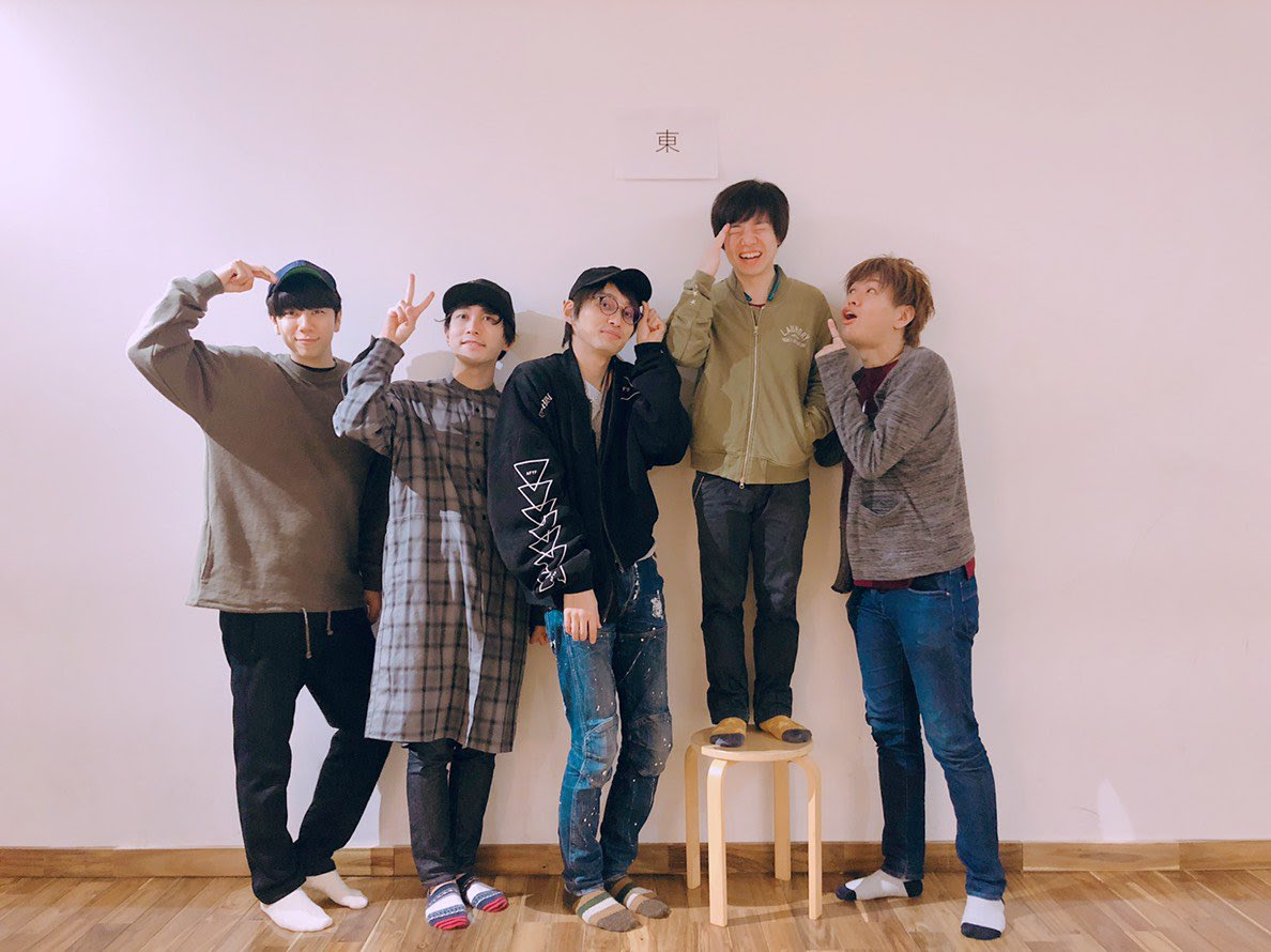 あんスタ 西山宏太朗さんら 流星隊 キャストの仲良しエピソード炸裂 どこか違和感のある集合写真が公開 にじめん