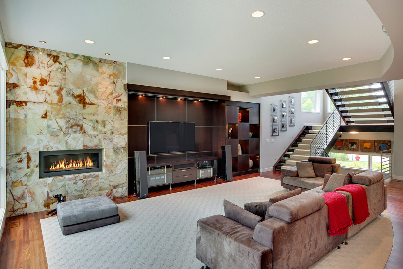 living home construction & design