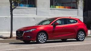 Mazda3 2017 vs Corolla Altis 2017: Cán cân nghiêng về bên nào?