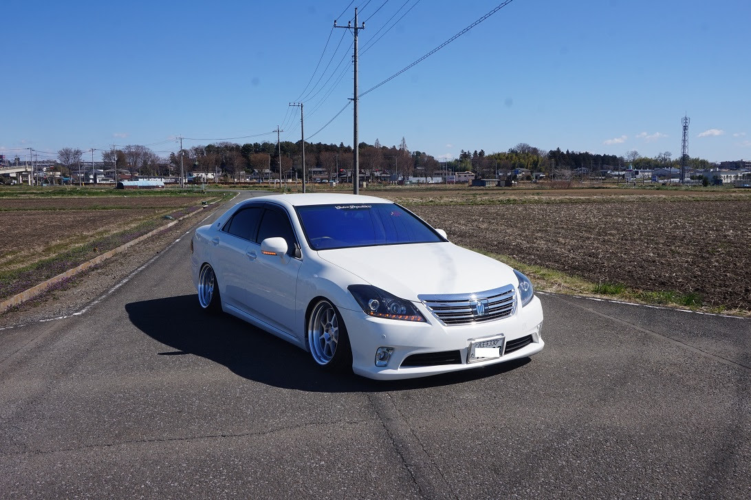 トヨタ 0 クラウン ハイブリッド車高調取り付け Auto Work S R カスタムカー製作 ワンオフマフラー製作は埼玉 東松山のauto Work S Rにお任せください