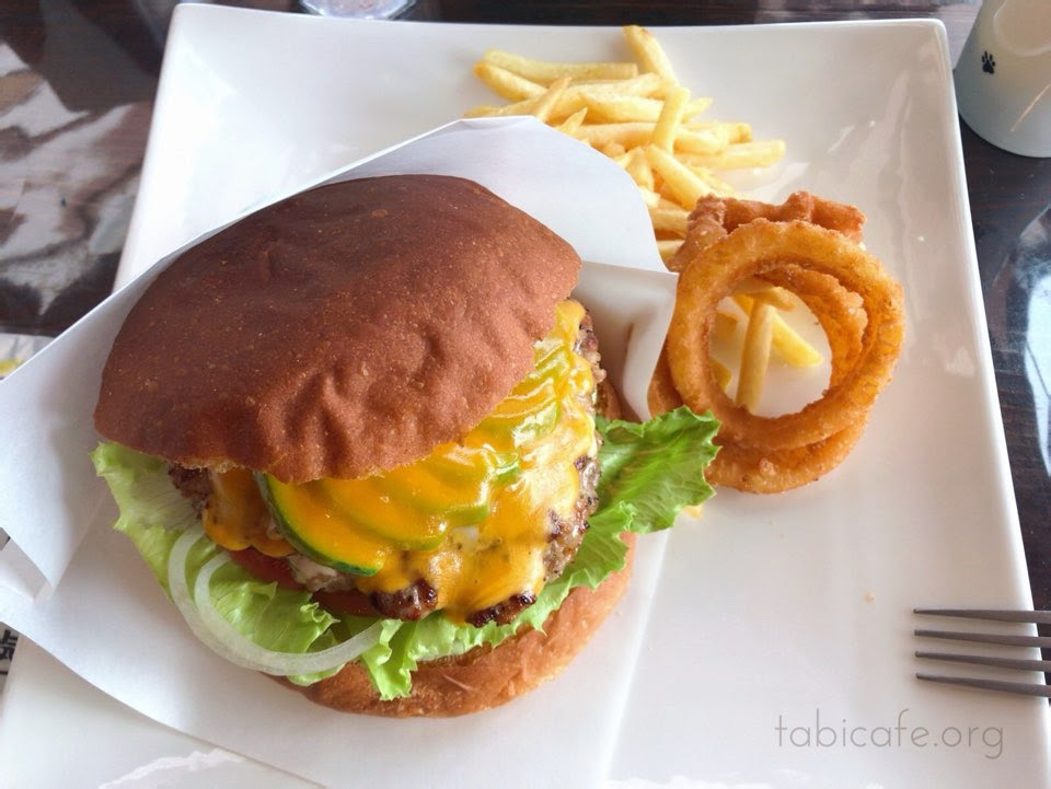 猪苗代の田園風景を眺めながら食べる絶品ハンバーガー 平日ランチがお得です たびcafe
