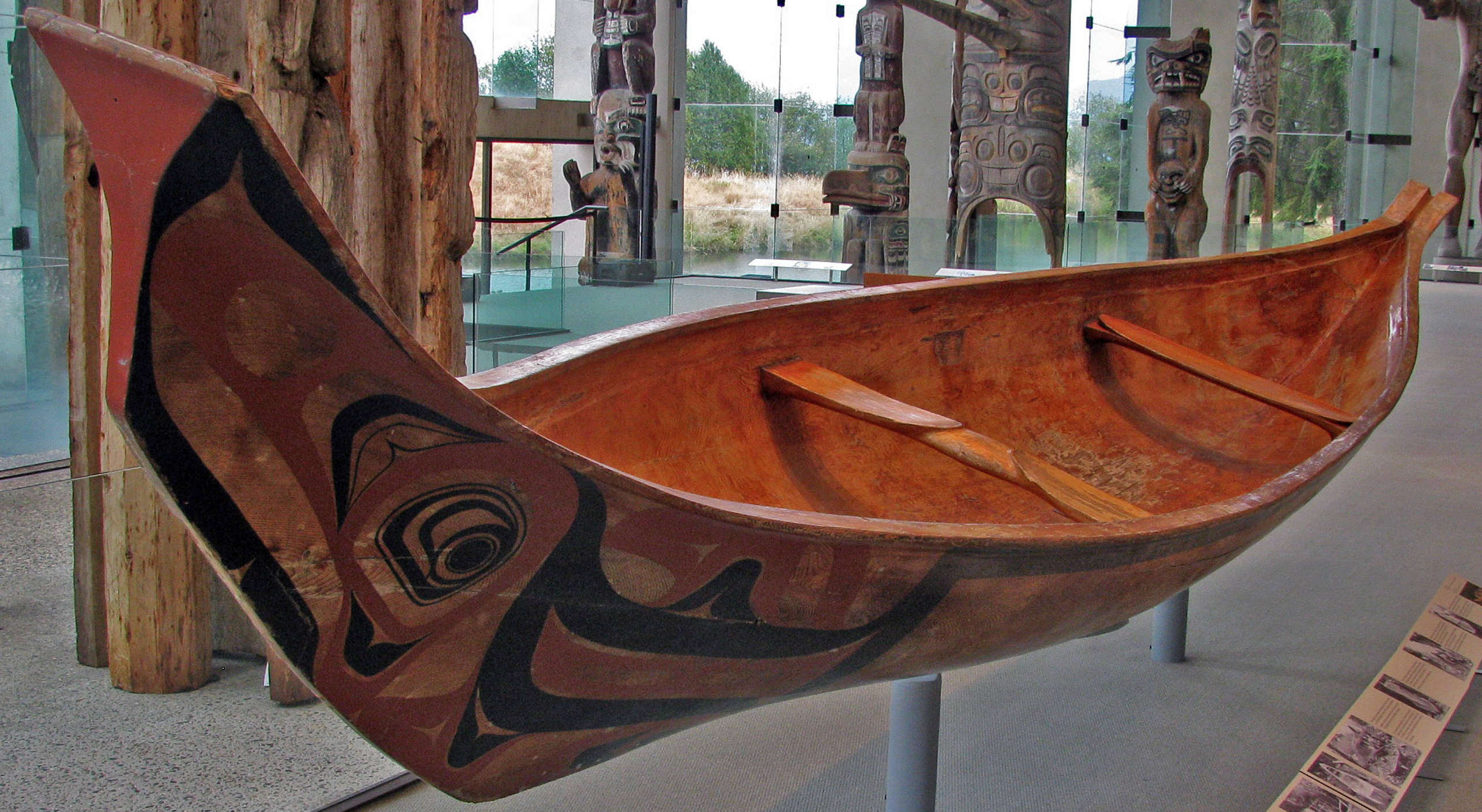 Canoe designs of the First Nations of the Pacific Northwest