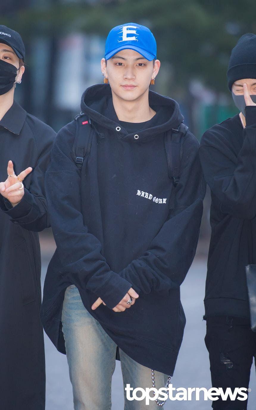 HD포토 갓세븐(GOT7) JB, '심쿵하게 만드는 아이컨택' (뮤직뱅크 ...