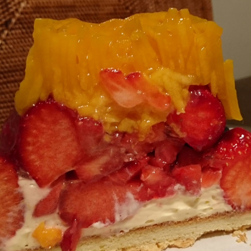 18 X Mas ケーキ は Hanafru ハナフル あまおうとマンゴーの薔薇タルト に Pontaな毎日