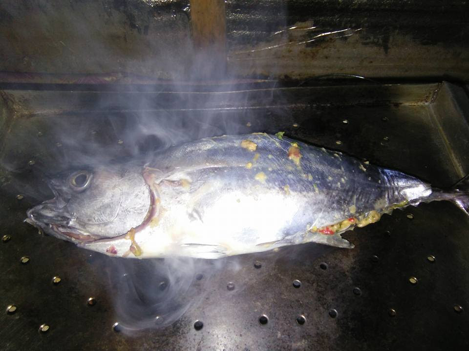 Ikan Bakar Kayu Putih Ala Bugis Dengan Bumbu Istimewa Daun 