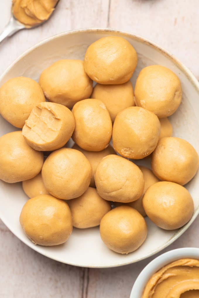 No-Bake Peanut Butter Balls