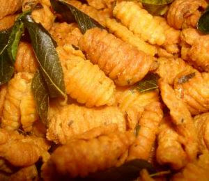 Single Dot .: Kuih-kuih Tradisional dengan nama-nama 