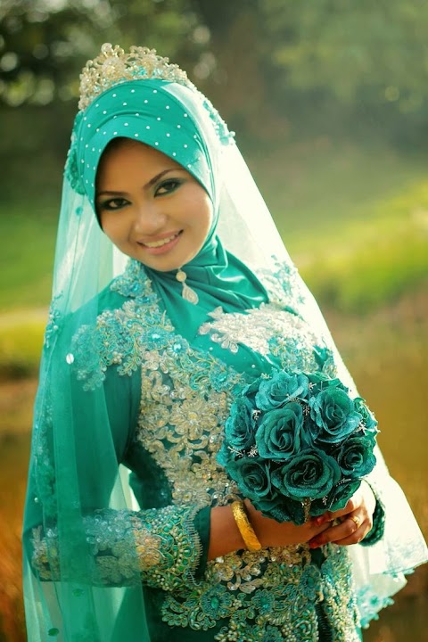 hijau turquoise pengantin