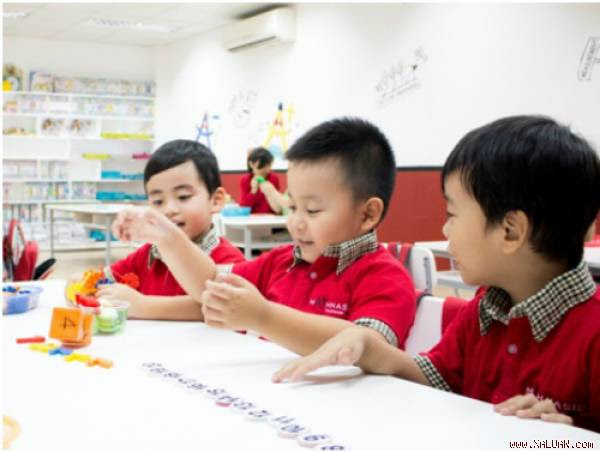 Phương pháp “Học mà chơi - Chơi mà học“ sẽ dễ dàng giúp trẻ tiếp thu các kiến thức toán học.