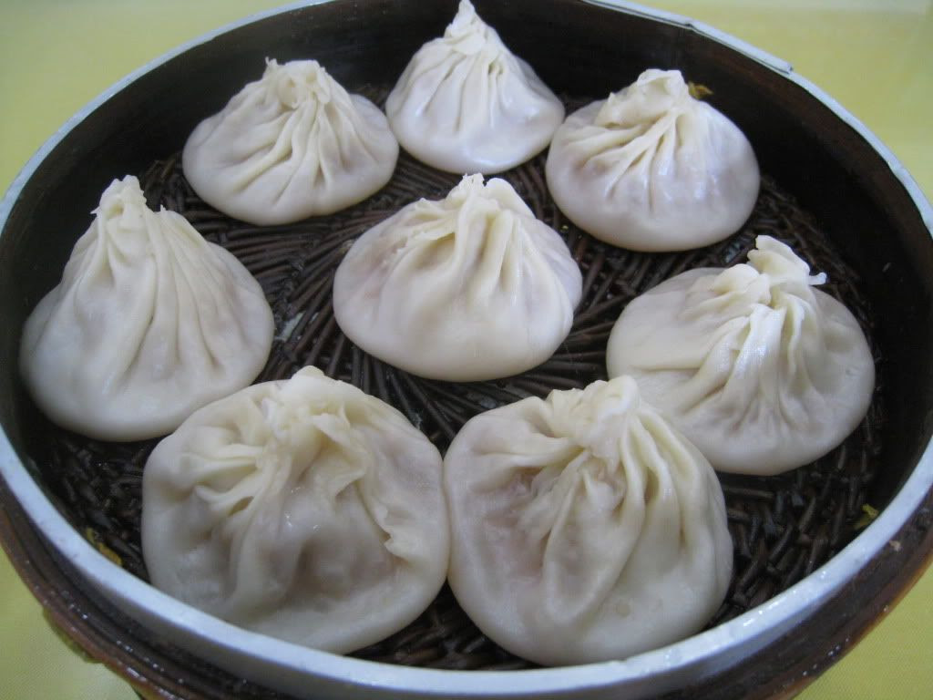 Lòushì tāngbāo 陋室汤包