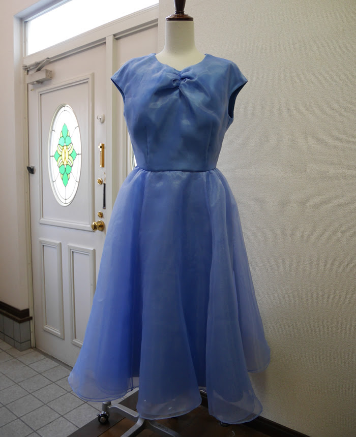 ドレスリメイク カラーフォーマルワンピースと白ドレス ウェディングドレス手作り てくまりんぼ 大阪