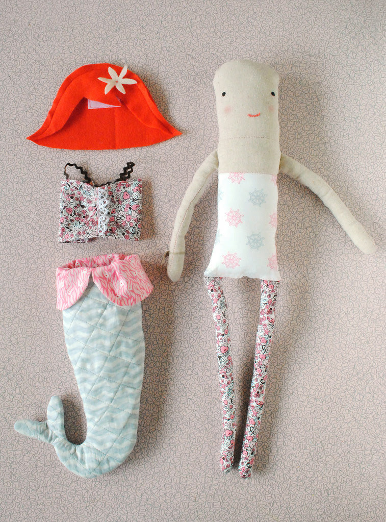 MerMagModMerMaidDollwithSarahJaneOutToSeaFabric2