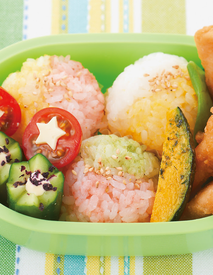 お弁当が映える 可愛いおにぎり22選 ラップで簡単 食べやすい一口おにぎり キャラおにぎり 可愛いレシピを徹底紹介 Hugkum はぐくむ