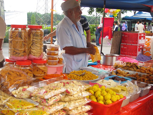 Setia Alam Pasar Malam, the longest pasr malam in Malaysia