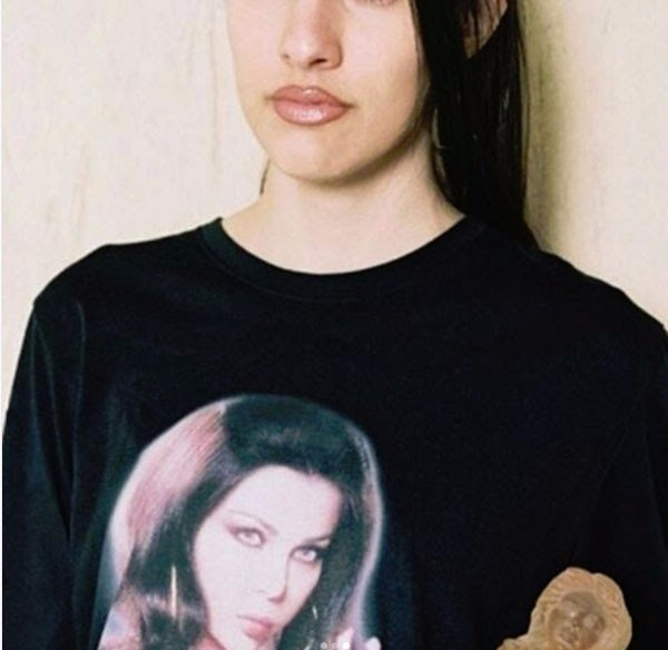 جولولي | دار أزياء أردنية تطبع وجه هيفاء وهبي على ...