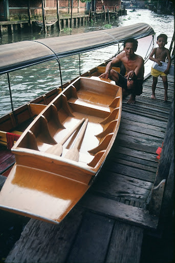 Trying to ID this Flat-Bottomed Thai fishing Boat and ...