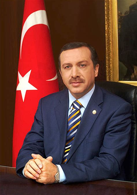İstanbul üniversitesi hukuk fakültesi'ni bitirdi. Recep Tayyip ErdoÄan FotoÄraflarÄ±, Recep Tayyip ErdoÄan Resim 11 Biyografi.info.