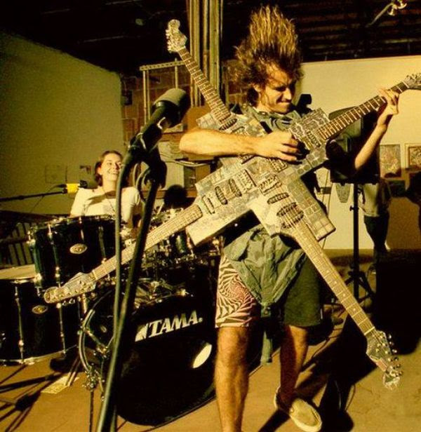 Michael Angelo Batio Quad Guitar. à Michael Angelo Batio en