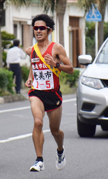 徳之島町で大島地区駅伝競走大会 今日の記事 奄美新聞社