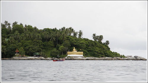 Just off the due south of Phuket in that place are a pose out of modest islands such every bit Koh Bon <a href=