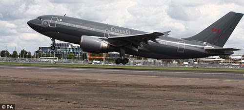 Prince William and coordinated Kate board plane to Canada as ten-day royal tour begins   5