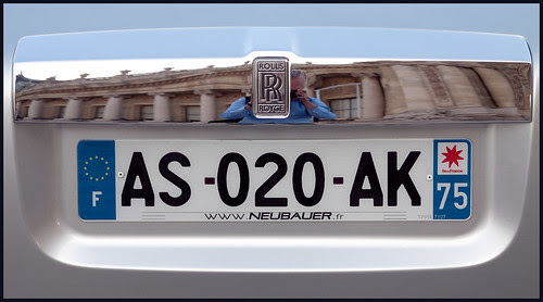 zelfportret in rolls royce by hans van egdom