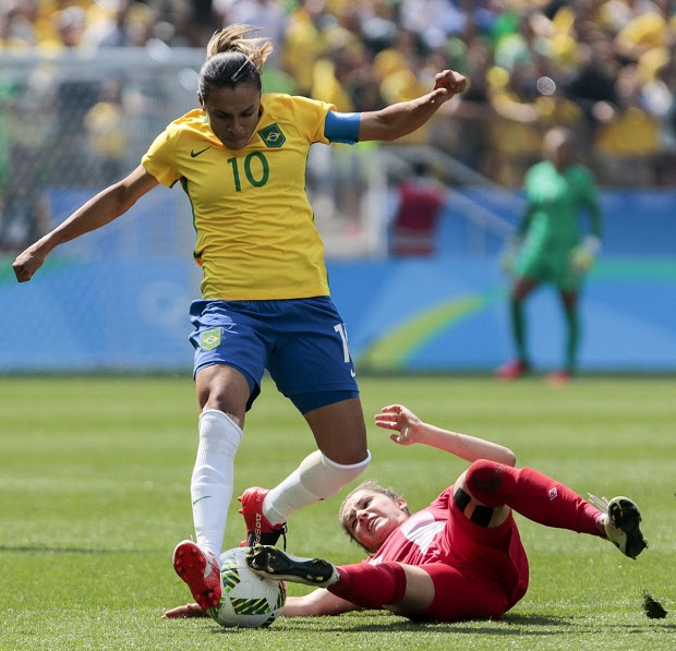 Canadá vence o Brasil e fica com o bronze no futebol ...