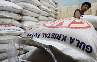 Ambon, Malukupost.com - Stok gula pasir milik Perum Bulog Divisi Regional Maluku hingga kini tercatat 2.805 ton yang tersimpan di gudang Kota Ambon dan Tual. "Kami setiap hari melakukan penjualan pada beberapa titik di Kota Ambon termasuk kawasan Pasar Mardika dan Batu Merah dengan harga Rp12.500/kg," kata Kasi Penyaluran Divre Bulog Maluku Utluf Mewar di Ambon, Selasa (14/11).