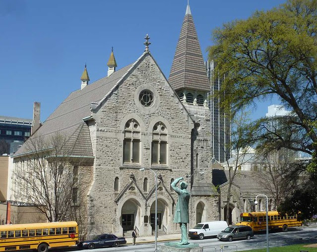 P1080697-2011-03-17-Central-Presbytrian-Church-Phoenix-Flies-East-Facade