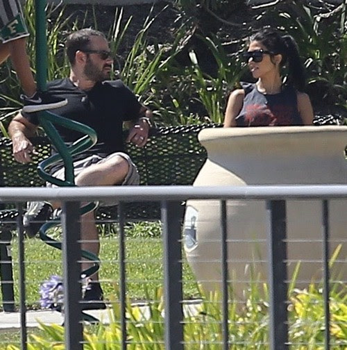 Kourtney Kardashian and Drake Dating Update: Meets With Mystery Man at the Park - New Boyfriend? (PHOTOS)