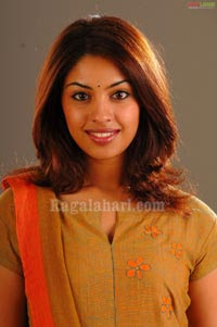 Richa Gangopadhyay Photo Gallery