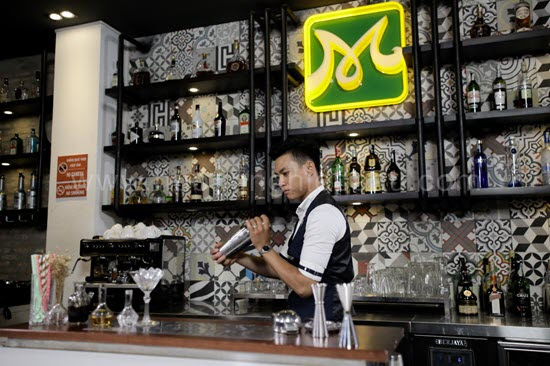 bartender còn là người kể chuyện