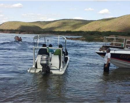 Barcos buscam por Domingos Montagner no rio