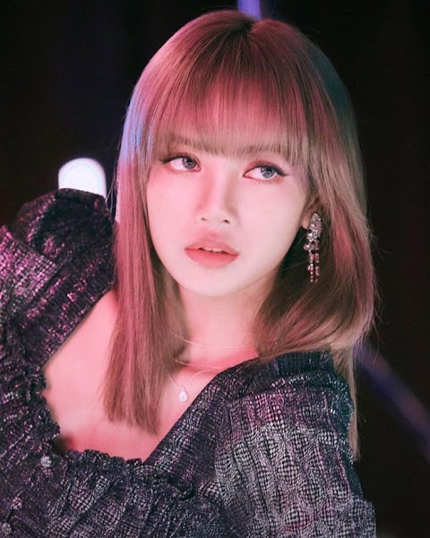 blackpink lisa instagram hesabı